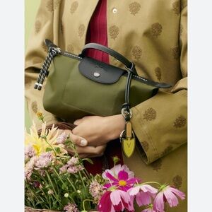 Longchamp army green xs energy tote